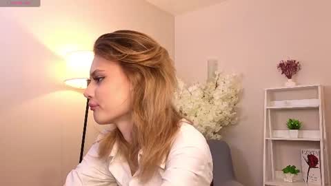 Snapshot of jenifercloudy chatting on June 2026 12:19:01 PM jenifercloudy online show from June 2026 12:19:01 PM