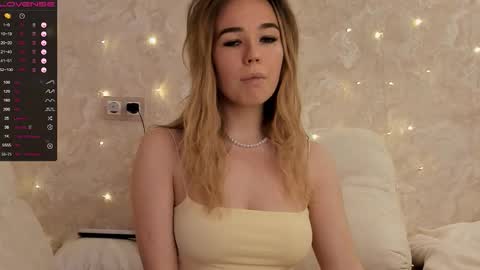 EvaSileZ online show from October 2025 03:53:01 PM