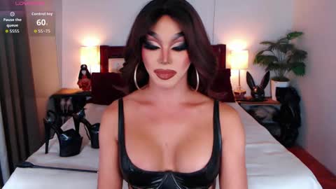 Queen Jenifer online show from May 2026 07:19:01 PM