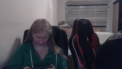 JenisAndPeter online show from April 2026 06:44:02 PM