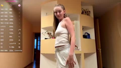 Snapshot of jenlauder chatting on July 2026 04:31:02 PM Jen online show from July 2026 04:31:02 PM