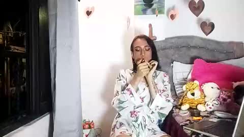 Snapshot of jenna_grey24 chatting on November 2025 05:09:02 AM Isabella online show from November 2025 05:09:02 AM