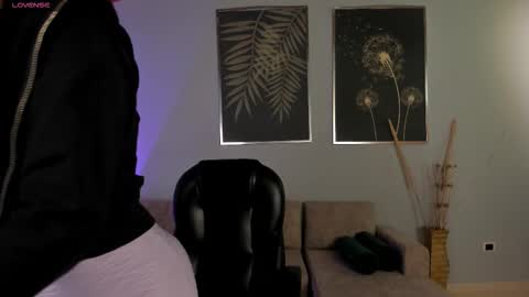 Jenna Olson  online show from November 2025 11:25:01 AM