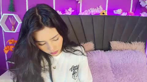Snapshot of jenner_mills chatting on December 2024 03:51:01 AM Jenner online show from December 2024 03:51:01 AM