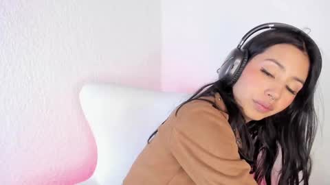 Snapshot of jenner_mills chatting on December 2024 07:06:02 AM Jenner online show from December 2024 07:06:02 AM