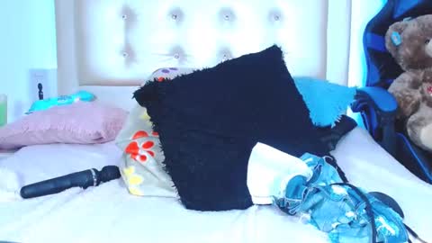 jenn online show from December 2024 07:35:02 AM