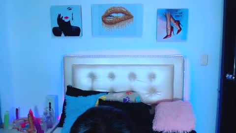 jenn online show from January 2025 06:24:02 AM