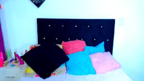 jenn online show from December 2025 08:45:01 AM