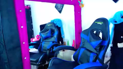 jenn online show from March 2026 07:48:02 AM