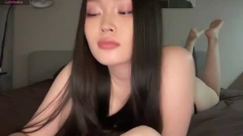 Snapshot of jennie_yung chatting on July 2026 03:31:02 AM jennie_yung online show from July 2026 03:31:02 AM