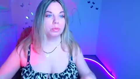 Jennifer online show from April 2026 05:52:01 AM