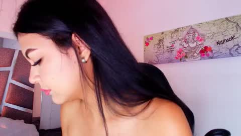 JENNIFER online show from December 2025 03:18:02 PM