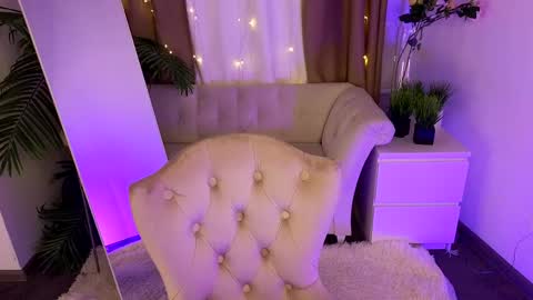 Jennifer online show from May 2026 08:22:02 AM