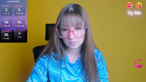 Jennifer online show from October 2025 05:57:02 AM