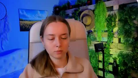 Jennifer online show from October 2025 09:40:02 AM