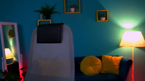 Jennifer online show from October 2025 10:48:01 AM