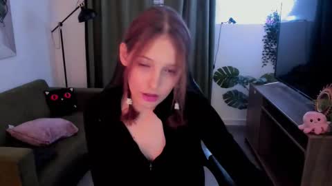 Snapshot of jenniferkiim chatting on October 2025 12:05:01 PM jenniferkiim online show from October 2025 12:05:01 PM