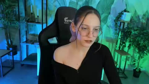 jenniferkiim online show from December 2025 03:16:02 PM