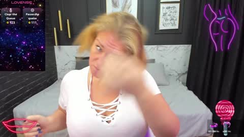 Jennifer online show from December 2024 12:41:02 AM