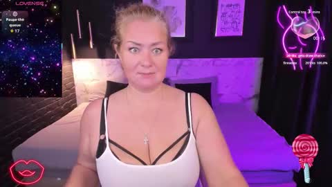 Jennifer online show from October 2025 03:57:02 PM