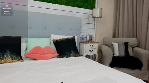 Snapshot of jenniferlovve chatting on September 2025 04:12:01 AM JenniferLovve online show from September 2025 04:12:01 AM