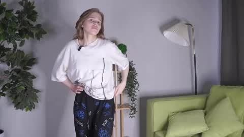 Sofia  online show from April 2026 07:17:02 AM