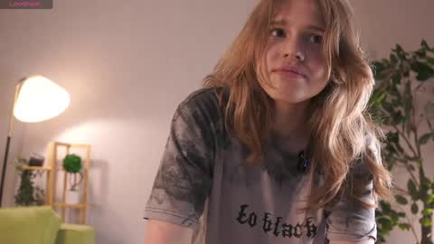 Sofia  online show from April 2026 08:19:01 AM