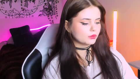 Jenni online show from December 2024 04:29:02 PM