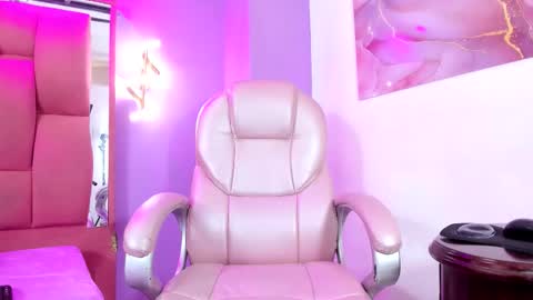 jenniifer_t online show from November 2025 09:05:02 PM