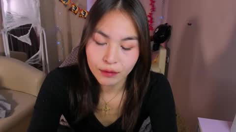 Jenni online show from October 2025 06:04:01 AM