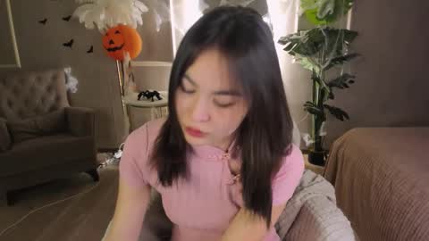 Jenni online show from November 2025 01:35:02 PM