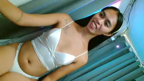 PRETTY JENNY online show from December 2024 01:22:01 AM