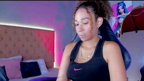 jenny__lawrence online show from November 2025 08:20:01 PM