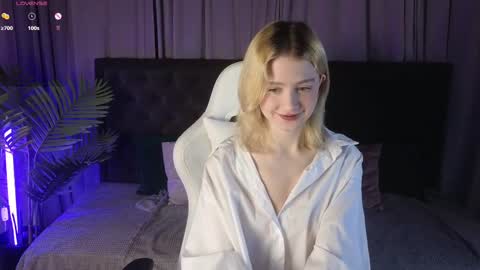 Snapshot of jenny_bunny_ chatting on March 2025 01:37:02 AM jenny_bunny_ online show from March 2025 01:37:02 AM