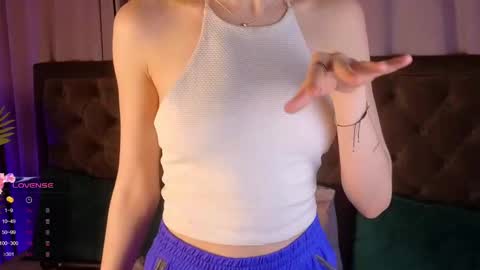 Snapshot of jenny_bunny_ chatting on March 2025 07:32:01 AM jenny_bunny_ online show from March 2025 07:32:01 AM