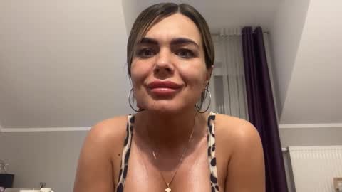 Snapshot of jenny_play1 chatting on February 2025 12:06:01 PM Jenny online show from February 2025 12:06:01 PM
