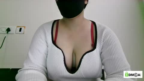 Snapshot of jennydolphin chatting on June 2026 04:17:01 AM Jenny online show from June 2026 04:17:01 AM