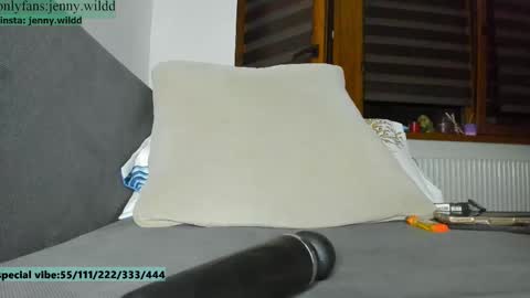 infamous blondiechloe.             Jennyjennywildd online show from September 2025 08:56:02 PM