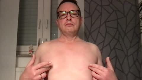 jens1975 online show from November 2025 06:23:02 AM