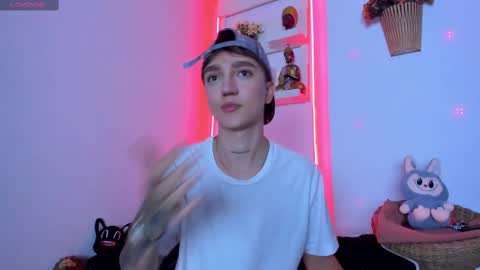 jero independent model online show from October 2025 04:59:01 AM