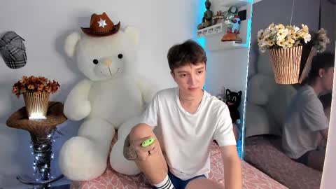 jero independent model online show from March 2026 08:22:02 AM