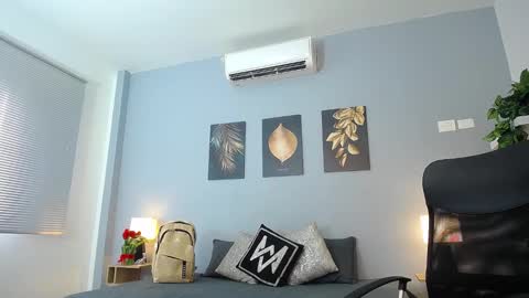 Snapshot of jeremylowe chatting on December 2024 01:06:01 PM Jeremy Lowe online show from December 2024 01:06:01 PM