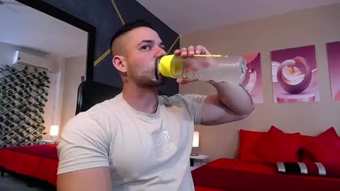 Snapshot of jeremylowe chatting on February 2025 04:33:02 PM Jeremy Lowe online show from February 2025 04:33:02 PM