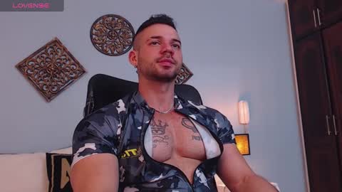 Snapshot of jeremylowe chatting on March 2025 01:51:01 PM Jeremy Lowe online show from March 2025 01:51:01 PM