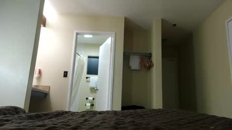 SkynStarlight online show from February 2026 06:19:02 AM