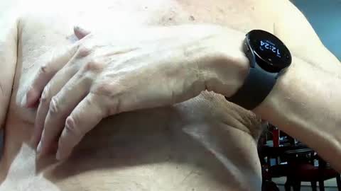 jerrynfla online show from December 2024 05:23:02 PM