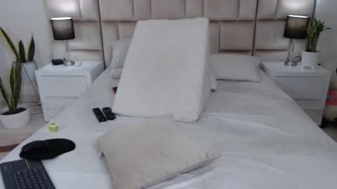 JESICA online show from February 2026 12:21:01 PM