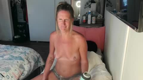 Snapshot of jess_dutton chatting on February 2025 09:58:02 PM Jessica online show from February 2025 09:58:02 PM
