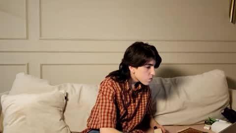 Jesee Estrella online show from October 2025 10:40:02 PM
