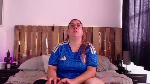 Snapshot of jessi_jones01 chatting on June 2026 12:24:02 PM Big Jones online show from June 2026 12:24:02 PM